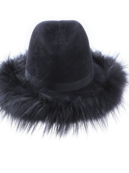 cow-girl-fur-hat