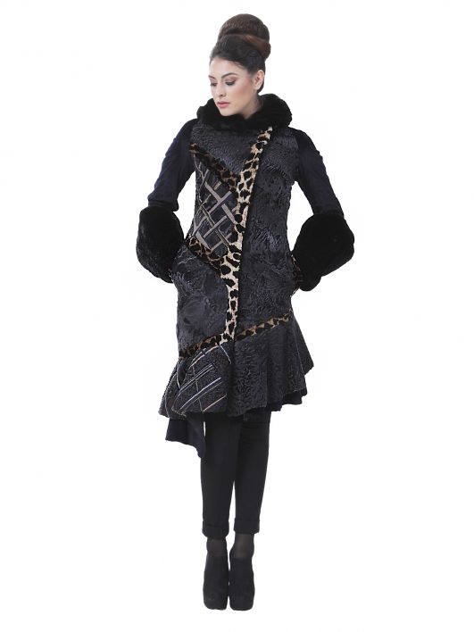 martina-v-astor-swakara-coat-front
